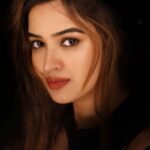Pujita Ponnada Instagram - Do you see what I see? 📸 @thescienceofphoto #pujitaponnada #actor #love #sunday #potrait