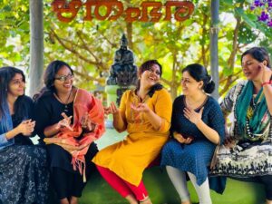 Rachana Narayanankutty Instagram - Happiness after a successful Koochipoodi Residential Workshop, “Narthakiyum Aathmeeyathayum” conducted by @srishtibyrachana at @rhythm_bhara Eco Spiritual Commune, Vagamon. Thanks a bunch to @rhythm_bhara who hosted us so well that we felt at home 🙏🏼😇 Looking forward for more🙏🏼 with @bhagya_92 @sanchali_salil @vishnu_aachuzzz @darsanadharan @rachananarayanankutty 
PC @ramurajofficial #dance #kuchipudi #kuchipudidance #kuchipudidancer #koochipoodi #indianclassicaldance #spirituality #knowyourself #tradition