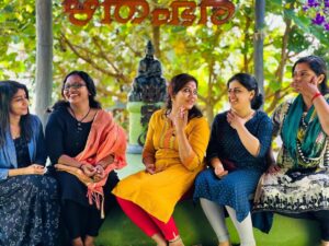Rachana Narayanankutty Instagram - Happiness after a successful Koochipoodi Residential Workshop, “Narthakiyum Aathmeeyathayum” conducted by @srishtibyrachana at @rhythm_bhara Eco Spiritual Commune, Vagamon. Thanks a bunch to @rhythm_bhara who hosted us so well that we felt at home 🙏🏼😇 Looking forward for more🙏🏼 with @bhagya_92 @sanchali_salil @vishnu_aachuzzz @darsanadharan @rachananarayanankutty 
PC @ramurajofficial #dance #kuchipudi #kuchipudidance #kuchipudidancer #koochipoodi #indianclassicaldance #spirituality #knowyourself #tradition