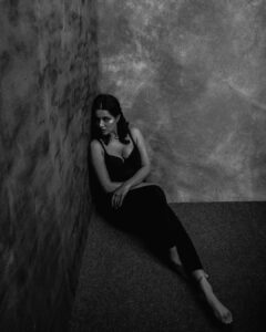 Raiza Wilson Instagram - Sad girl autumn 🍂 
@palaniappansubramanyam 
@ramya_mua 
@basement._studios