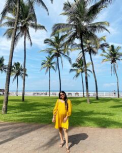 Rucha Hasabnis Instagram - This beautiful sunshine yellow maternity dress is from my sister-in-law’s brand @mamaste.in
Absolutely love thier collection. It’s so hard to pick just one. Go check them
out and give your love 💕 
Super proud of you @shelar_shraddha 😘❤️