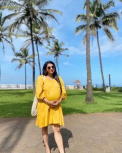 Rucha Hasabnis Instagram - This beautiful sunshine yellow maternity dress is from my sister-in-law’s brand @mamaste.in
Absolutely love thier collection. It’s so hard to pick just one. Go check them
out and give your love 💕 
Super proud of you @shelar_shraddha 😘❤️