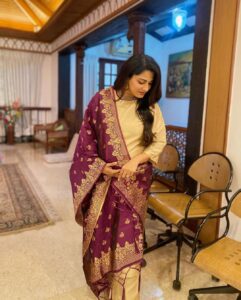 Rucha Hasabnis Instagram - Ganpati Bappa Moraya,
Pudchya varshi lavkar ya 🙏❤️
.
.
#ganpati2022 🧿❤️🧿