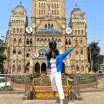 Sameera Reddy Instagram – Mumbai Meri Jaan❤️Vada Pav to interviewing Mumbaikars on a local train! Recorded our latest podcast with the gorgeous @shahanagoswami Can’t wait to share the final masti with you peeps! #photodump #mumbai Chhatrapati Shivaji Maharaj Terminus Railway Station CSTM