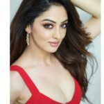 Sandeepa Dhar Instagram - Some things are better left unsaid. Which I generally realise right after I have said them. 😬🥹😑