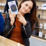 Sandeepa Dhar Instagram - Do you believe in time synchronicity? #555 . #apple #newphone #londondiaries #time #synchronicity #555 London, United Kingdom