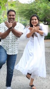 Sarayu Mohan Instagram - Parakka parakka #thiruchitrambalam 

Sry ichiri late aayipoyi with @sarayu_mohan 

📹 @zion_mathew_thomas