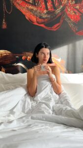 Scarlett Mellish Wilson Instagram - East meets West at @jumeirahlowndeshotel ..

#hotelblogger #lifestyleblogger  #hotelinfluencer #hotelreels #hotelblogger #influencer #contentcreator #londonlife #jumeirah #jumeirahhotels #londonhotel 

📸 @jo_morley1