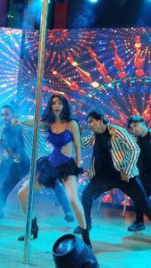 Scarlett Mellish Wilson Instagram - “Life’s a stage “ Back in Bollywood doing my thing with @silverbell.networks Reel 🎥 by @mitesh.mehtaa Hair by @umeshthakur1800 #bollywood #nepal#trendingsongs #reels #explore #reelsinstagram #reelsexplore #reelsindia #india #bollywoodactresses #performer #liveevent #eventindia #showtime #trendingsongs #scarlettwilson #importedkamariya #nagingirl #performance #liveperformance #india