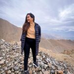 Shivshakti Sachdev Instagram - few moments before we saw our first Snow Fall... #nonetwork #leh #ladakh #magical #blessed #blessing #love #life #yay #mine #snowfall #ourfirstsnowfall #ladakhtrip #familytime #holiday #🧿 #godsmagic #instagram #indianyoutuber #youtubeindia #yay