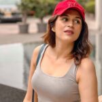 Shraddha Das Instagram - 📸 @kilaruness 🤗 🧢 @salomipillai 😘😘😘 Mumbai, Maharashtra