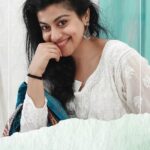 Shruti Ramachandran Instagram - It’s nice to have your work recognised, that too for a project like Madhuram that is so so close to my heart. A big thank you to the entire team of Madhuram and @ahammed_khabeer for letting me give life to Chitra. Korae korae sneham ❤️ Congratulations @heshamabdulwahab and @soorajsanthosh