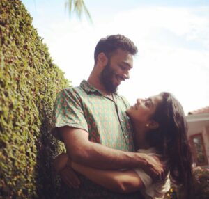 Shruti Ramachandran Instagram - Hi friend 🌝

Photo taken by friends @ojistory