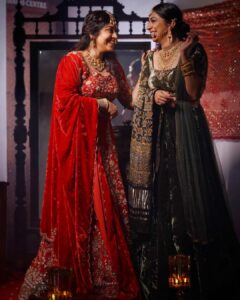 Shruti Ramachandran Instagram - It’s just the happys when @leo_lishoy is around. 
. 
I am so so proud of you cutlet. So proud of this venture of yours. So happy that you made me a small part of your dream, @kahani_storiesinthread 
I love you. 
.
Wearing @kahani_storiesinthread lehenga , by @manjumaryaugustine and @leo_lishoy