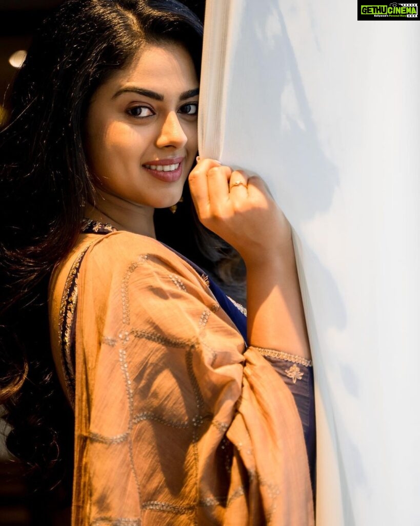 Actress Siddhi Idnani HD Photos and Wallpapers October 2022 - Gethu Cinema
