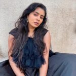 Soundariya Nanjundan Instagram - Mixed with black colour 🖤 . #blacklove #selfportrait 📸 #shotoniphone . Outfit- @honeys.couture . #soundariyananjundan #soundariya #nanjundan #soundarya #soundaryananjundan Black Town