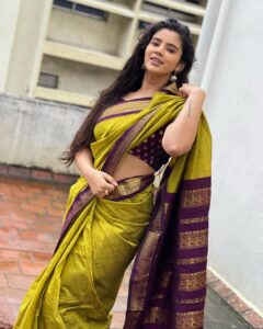 Soundariya Nanjundan Instagram - If you are always trying to be normal, you will never know how amazing you can be 🍃 . Saree - @houseofmiani Blouse- @amordesigns_sinthiyaanand Earring - @muthucharam_2018 . #sareelove #indianattire . #soundariyananjundan #soundariya #nanjundan #soundarya #soundaryananjundan Nungambakkam Chennai