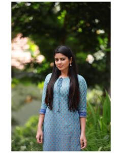 Soundariya Nanjundan Instagram - Colour colour what colour 😝? . Kurtis to color up your wardrobe 👗 Comment Your Favour Colour 😄 . Outfits- @instorefashions 📸 - @bhoopalm_official . #soundariyananjundan #soundariya #nanjundan #soundarya #soundaryananjundan