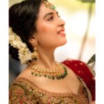 Srushti Dange Instagram - Let us light up lives with hopes and dreams. Happy Diwali 🪔✨💫 Designer -: @nirali_design_house Makeup 💄-: @makeup_by_kez Hairdo by @banu_hairstylist_sareedrapist Jewellery by @challani_jewellery Photography by @camerasenthil Shoot organized by @rrajeshananda