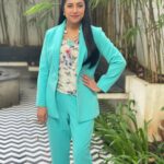 Suhasini Maniratnam Instagram - Wearing another ensemble from @zapelle_custom_clothing for my jaya tv show. Muraliraman our boss in jaya decided I must wear smart suits instead of traditional saree Decided to obey the order. BG Krishnan our dear friend gracefully suggested making custom suits from @zapelle_custom_clothing Roopali from delhi patiently sends me choices and gets them ready in a day or two. The result is this. 👍👍👍👍