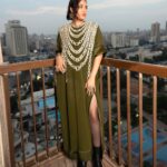 Swara Bhaskar Instagram - Kaftan glam is a universal language and Abu Sandeep know that! 💙🌎✨ . Outfit: @abujanisandeepkhosla Earrings and ring: @sangeetaboochra @minerali_store #delhi Boots: @charleskeithofficial . Styled by: @prifreebee @a.bee.at.work Photographs: @ahmedsami_photography Hair : @antergallactic Make-Up: @makeupbyyaramaziad @lancomepopup Fashion Assistant: @v4nyav3rma Cairo, Egypt