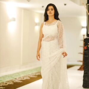 Swathishta Krishnan Instagram - Few more 🤍
.
.
.
@thatmadraskaran @_.rubeenavogueofficial._ @keerthana_makeupartistry