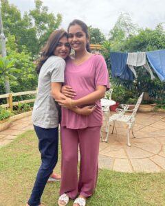 Tanvi Ram Instagram - Loooong post!😁

After one beautiful journey I had being a part of AnteSundaraniki, writing this knowing a post would be really less to express how happy I am☺️

First of all thank you @vijaya_kumar_paluri for suggesting me in antesundariniki. I like the way we transformed from ‘Are you the vijay who called me?’ - to - you sweating to teach me telugu - to - being one of my good friend now:)☺️

@nameisnani - Have always admired your work and am so proud to be part of your movie.☺️
@nazriyafahadh - You have been one amazing sister😘 I ll miss the fun we had at set.
@simply.nadiya - How smoothly I admired your beauty and seeing you perform right in front of me was unforgettable experience.
Most of all thank you @vishnuviv for trusting me with Pushpa♥️ I hope I haven’t let you down:)
Importantly, @mythriofficial - I havent felt away from home. Thats how I have been treated there☺️
@rohinimolleti @arunabhikshu #Nareshgaru #perumalsir - We are one strong lovely family now:)
#Anilyerneni - Thank you♥️
#Divya - Thank you for making my work half easier by translating everything for me😁
And the entire crew for being the most supporting crew♥️
@radhapoosala @dinesh_puranam @sachwin_r @anilkumar_karella @contact_sheets  @_keerthisurya_ @vickey__ma @instakadhai @oddphysce @nikethbommi @pallavi_85 

Most of all my cool parents and brother for being my biggest support🤗♥️

#happydays #memories #tanviram #antesundaraniki