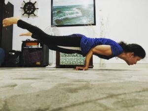 Tina Desai Instagram - Step 2 achieved: Managed to straighten the legs out. Last step: to join the legs. 
Yaayyyyy!!!
#mayurasana