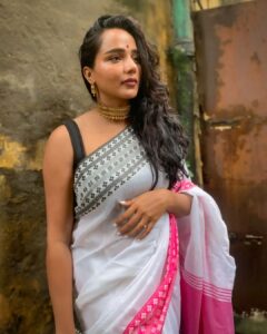 Tuhina Das Instagram - লক্ষ্মী পুজোর শুভেচ্ছা রইলো। সব ভালো হোক।