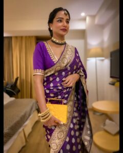 Tuhina Das Instagram - Elegance never goes out of style.

#saree #ethnicwear #tuhinadas

Thank you for the ensemble @colorosoweaves and @duetluxury for the bag.

Thank you @joydeep.roy
