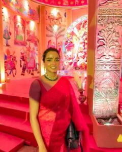 Tuhina Das Instagram - শুভ পঞ্চমী 🌼

#DurgaPuja2022 #DurgaPujo #TuhinaDas