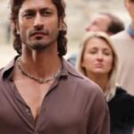 Vidyut Jammwal Instagram - Yes!!! You're allowed to play with my MULLET. #CrakkLook #BreakYourOwnBarriers @danielmartin81