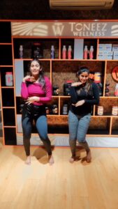 Aadhirai Soundarajan Instagram - Gomi Gomi💃🏻💃🏻 with @poornima_ravii #gomigomi #gomi #trendingreels #trending #reelsinstagram #reelkarofeelkaro #reelsindia #reelsvideo #reels #reel #reelitfeelit #poornimaravi #aadhiraisoundararajan #dance #dancereels #dancevideo #dancer #dancelife #postworkout #instareels #music #arabic #song Chennai, India