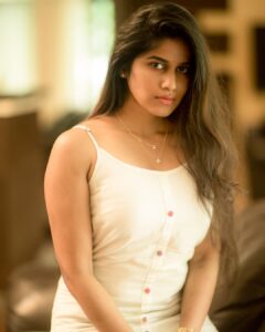 Aadhirai Soundarajan Thumbnail - 14.2K Likes - Top Liked Instagram Posts and Photos