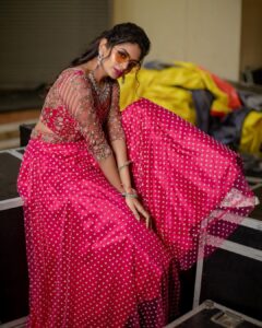 Aditi Shankar Instagram - Backstage Alaparai 🙌

(Sneakers under my lehenga😅 a total “me” thing)

Styled by: @dr.vinothinipandian
Photographed by📸 : @kiransaphotography 
Outfit👗: @nirali_design_house 
MUAH💄: @rachelstylesmith 
Jewellery💎: @jcsjewelcreations @sri_artiquess (bangles)