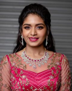 Aditi Shankar Instagram - Backstage Alaparai 🙌

(Sneakers under my lehenga😅 a total “me” thing)

Styled by: @dr.vinothinipandian
Photographed by📸 : @kiransaphotography 
Outfit👗: @nirali_design_house 
MUAH💄: @rachelstylesmith 
Jewellery💎: @jcsjewelcreations @sri_artiquess (bangles)