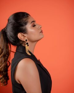 Aditi Shankar Instagram - Keep your heels high and standards higher ⚡️ 

Styled by: @dr.vinothinipandian
Photographed by📸 : @kiransaphotography 
MUAH💄: @artistrybyolivia @mani_stylist_