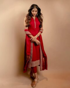 Aditi Shankar Instagram - Nothing beats a traditional look☀️

#viruman promotions 

Styled by: @dr.vinothinipandian
Photographed by📸 : @kiransaphotography 
Outfit👗: @rehanabasheerofficial
MUAH💄: @vishalcharanmakeuphair @hairbyradhika 
Jewellery💎: @JCSjewelcreations