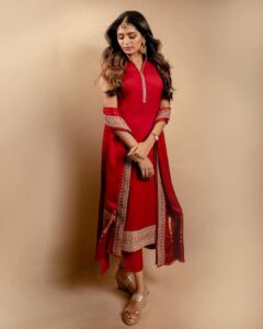 Aditi Shankar Instagram - Nothing beats a traditional look☀️

#viruman promotions 

Styled by: @dr.vinothinipandian
Photographed by📸 : @kiransaphotography 
Outfit👗: @rehanabasheerofficial
MUAH💄: @vishalcharanmakeuphair @hairbyradhika 
Jewellery💎: @JCSjewelcreations