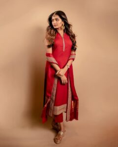 Aditi Shankar Instagram - Nothing beats a traditional look☀️

#viruman promotions 

Styled by: @dr.vinothinipandian
Photographed by📸 : @kiransaphotography 
Outfit👗: @rehanabasheerofficial
MUAH💄: @vishalcharanmakeuphair @hairbyradhika 
Jewellery💎: @JCSjewelcreations