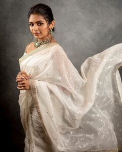 Aditi Shankar Instagram - My white saree dream came true 🕊 

Viruman Chennai press meet
Styled by: @dr.vinothinipandian 
Photographed by 📸: @kiransaphotography 
Outfit 👗: @_.rubeenavogueofficial._ 
MUAH 💄: @vishalcharanmakeuphair @hairbyradhika 
Jewellery💎: @jcsjewelcreations