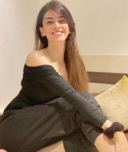 Aditi Vats Instagram - Glow for real 🌺🌺🌺