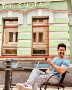 Aftab Shivdasani Instagram - ‘Not all who wander are lost. Most of them are just looking for coffee.’

#specialops1.5 ☀️☕️