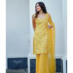 Amala Paul Instagram – Carrying a bit of sunshine with me. 🌞🌻

#ootd #athome #sunshine #yellow # indianootd #ethnic #amalapaul