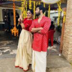Amrutha Nair Instagram - ❤350k Family ❤😘 Ma swantham bro 😘❤@noobin_johny Attire @pradwana Thiruvananthapuram, Kerala, India