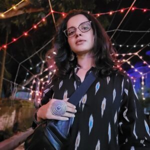 Angana Roy Instagram - Here's a picture of light emanating from the back of my head. And a series of other pictures where I stole @ayan.bhattacharjee_ 's new co-ord set designed by @elizabhowmik .

Haha.😎

#fridaymood #friday #ootn #evening #october #coordset #blacklove #designerwear #nightsky #durgapuja2022 #igtravel #taki #ethnicwear #ethnicjewellery #hairstyles #roadslikethese #lights #fairylights #lovefromA