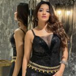 Antara Biswas Instagram - It’s Time To Rock 🥰…. #patna #diaries #eventready #happiness #dance #monalisa Mua& Hairstyling: @shab_qureshi786 📸: @deepakpathak663