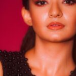 Anushka Sen Instagram - Drama 🎭 . Wearing: @kalkifashion @deme_love_ Styled by: @stylingbyvictor @sohail__mughal___ Makeup by: @sachinmakeupartist1 Hair by: @shab_qureshi786 Clicked by: @smileplease_25 Management: @guunjanvm