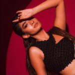 Anushka Sen Instagram - Golden Girl 🍯 . Wearing: @kalkifashion @deme_love_ Styled by: @stylingbyvictor @sohail__mughal___ Makeup by: @sachinmakeupartist1 Hair by: @shab_qureshi786 Clicked by: @smileplease_25 Management: @guunjanvm