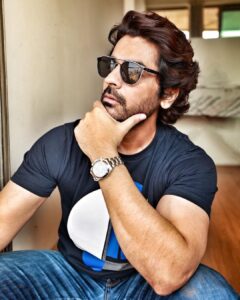 Arjan Bajwa Instagram - Success is not final & Failure not fatal…it’s the courage to continue that will count ! .
.
.
.
.
.
.
.
.
.
.
.
#instagood #instadaily #instagram #instalike #actorslife #bollywood #mensfashion #menswear #mensstyle #menshair #wednesday #wednesdaywisdom #sunglasses #arjanbajwa